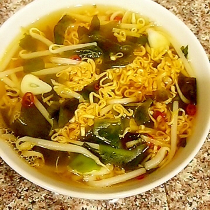 激辛 カレー風味のもやしのミニチキンラーメン レシピ 作り方 By 櫻井愛 楽天レシピ 激辛 カレー風味のもやしのミニチキンラーメン レシピ 作り方 By 櫻井愛 楽天レシピ